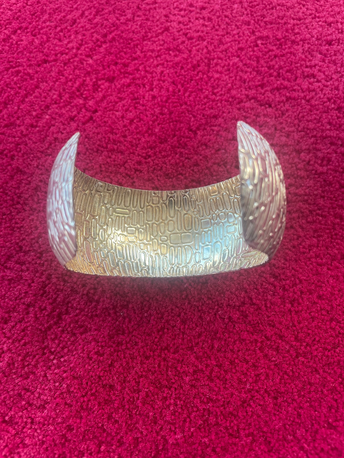 Bracelet Manchette Gravé en Métal Argenté