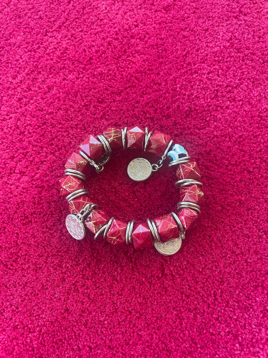 Bracelet Extensible Rouge avec Charms