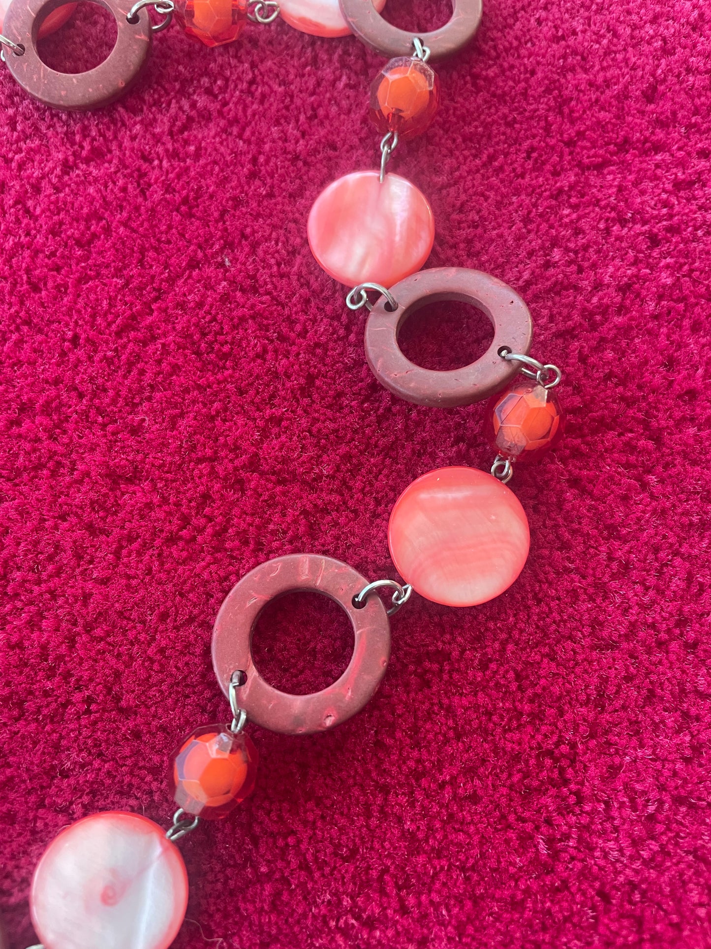 Collier Long en Coquillage et Résine