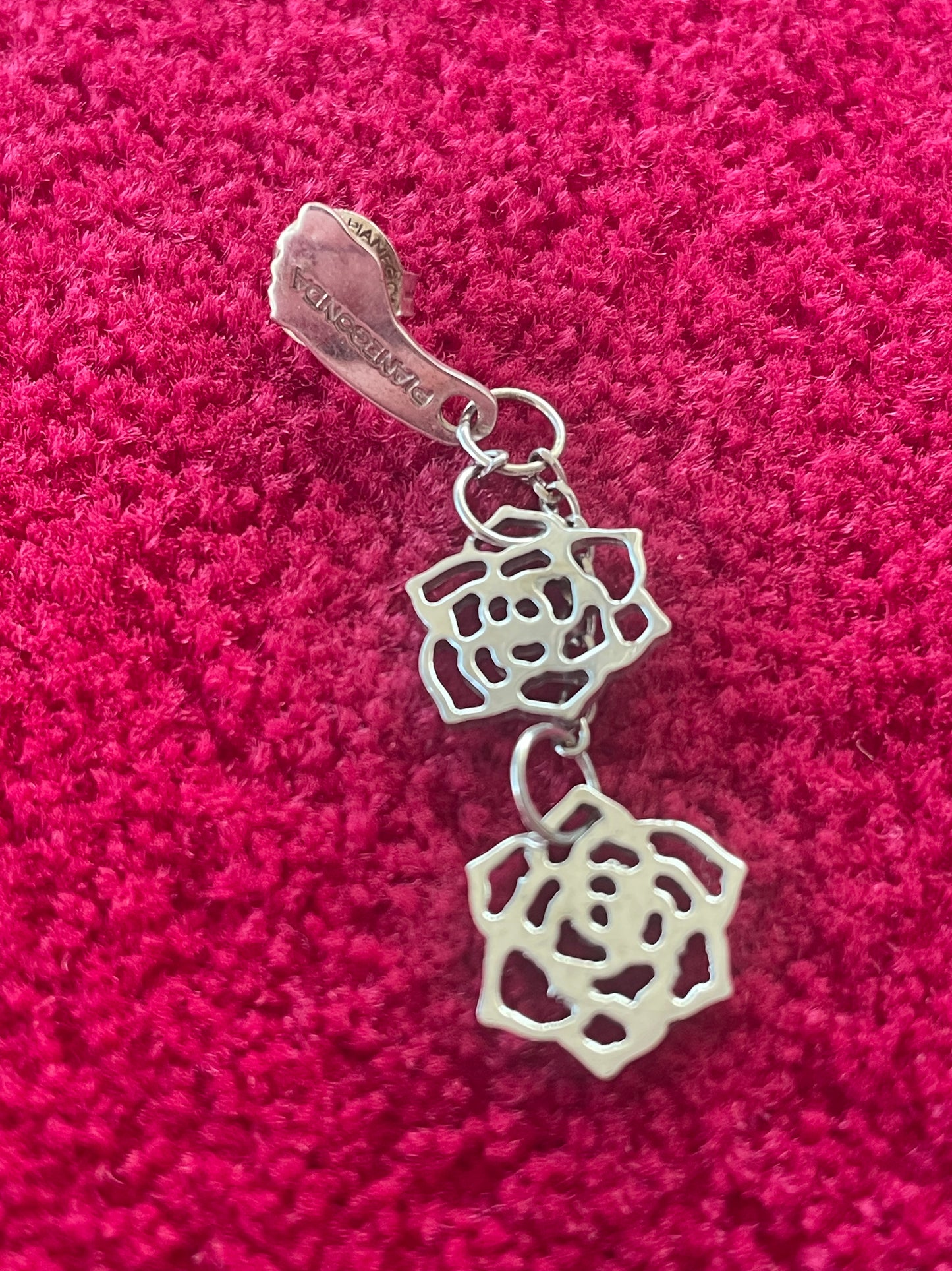 Boucles d’Oreilles Pendantes Roses en Argent