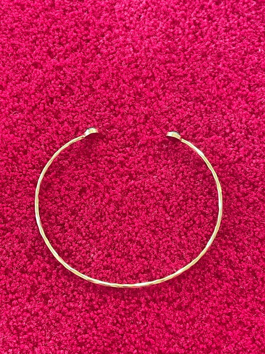 Bracelet Minimaliste en Métal Doré