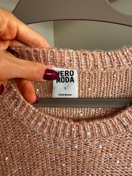 Sweater 10